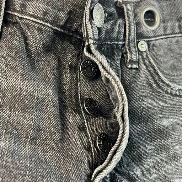 Free People Cut Off Frayed Cuffed Hem Mid Rise Denim Shorts Grommet Waist Sz 26 - Picture 5 of 12